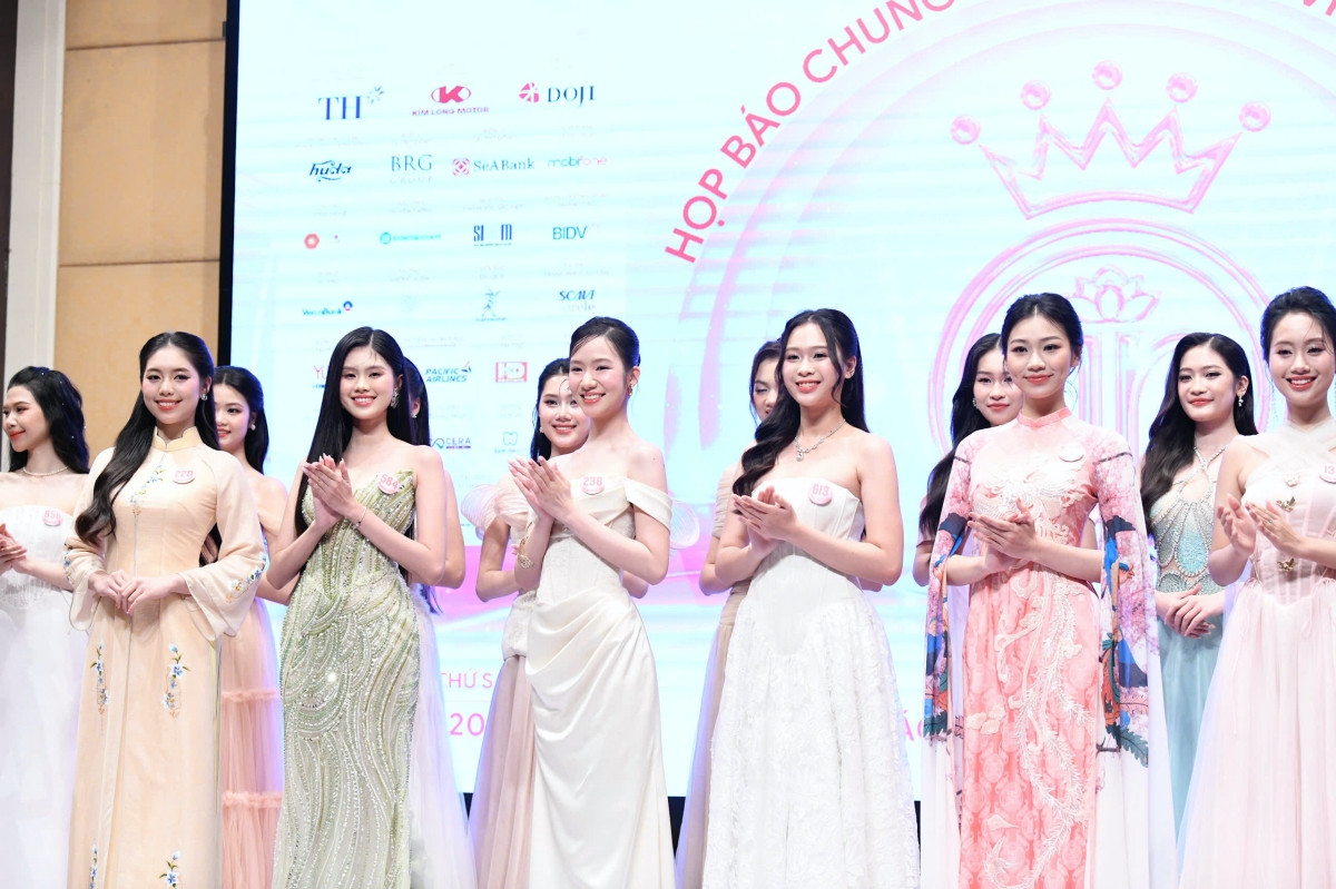 25 thí sinh của vòng Chung kết toàn quốc Hoa hậu Việt Nam 2024 tại buổi họp báo. 25 thí sinh của vòng Chung kết toàn quốc Hoa hậu Việt Nam 2024 tại buổi họp báo.