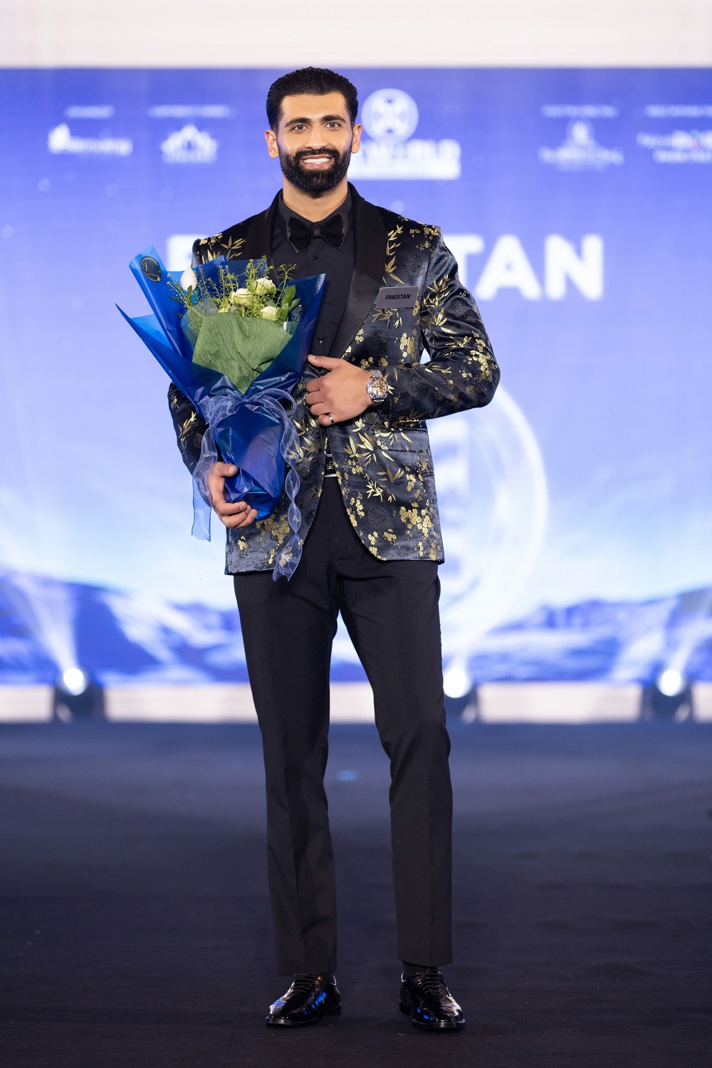 Nam vương Pakistan và Nam vương Thái Lan. Nam vương Pakistan và Nam vương Thái Lan.