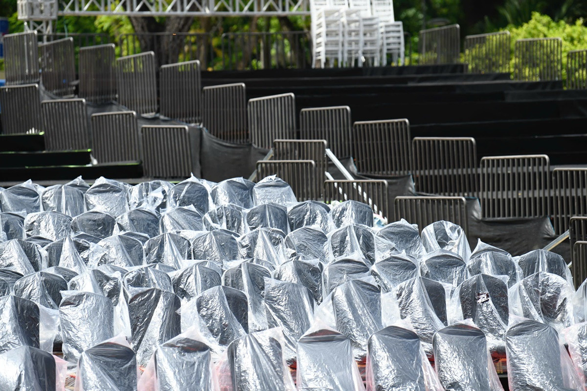 Khu vực khán đài với hàng ngàn chỗ ngồi đã sắp hoàn thiện.