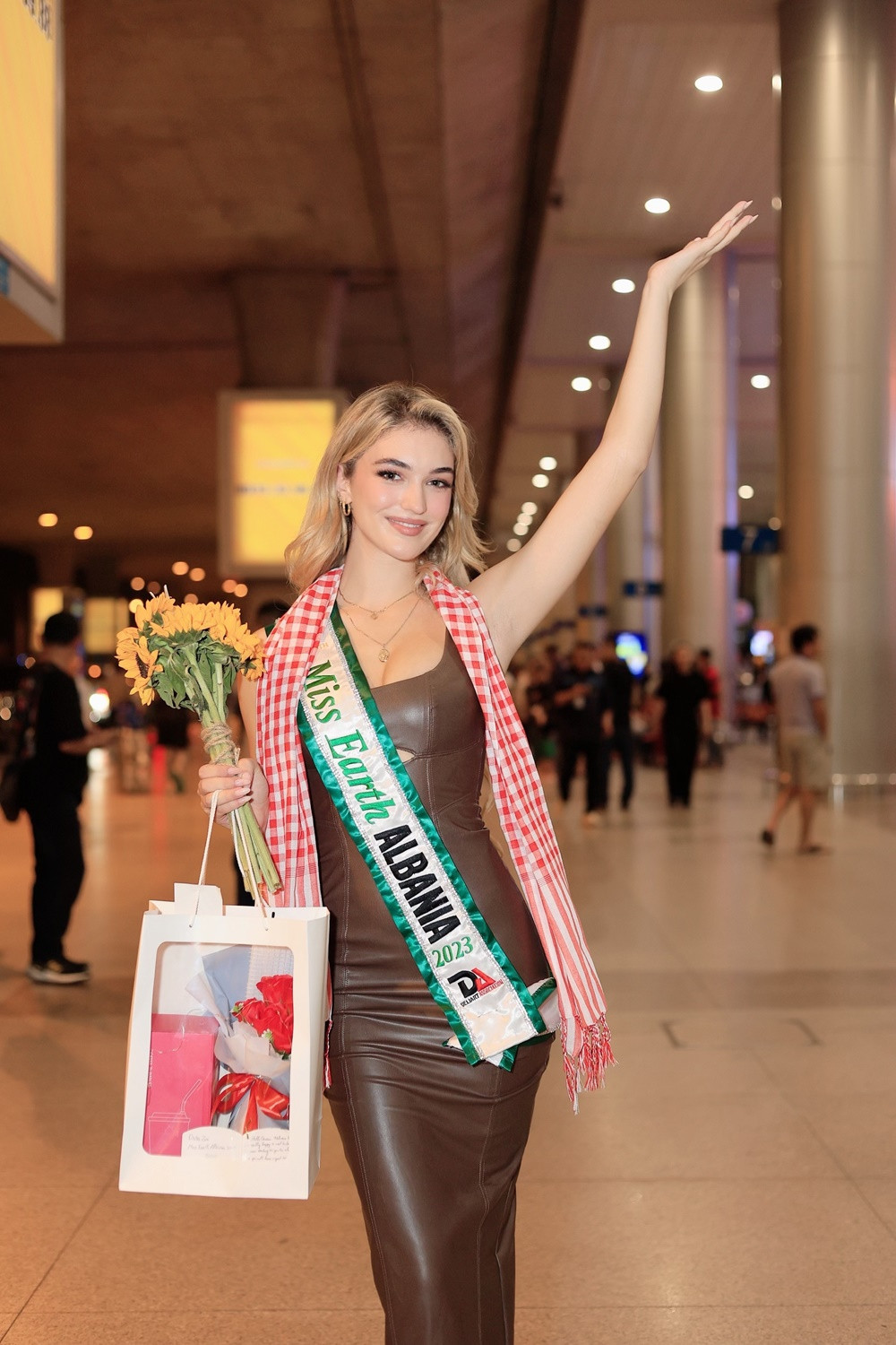 Miss Earth Albania - Hoa hậu Trái Đất Albania 2023 Drita Ziri. Miss Earth Albania - Hoa hậu Trái Đất Albania 2023 Drita Ziri.