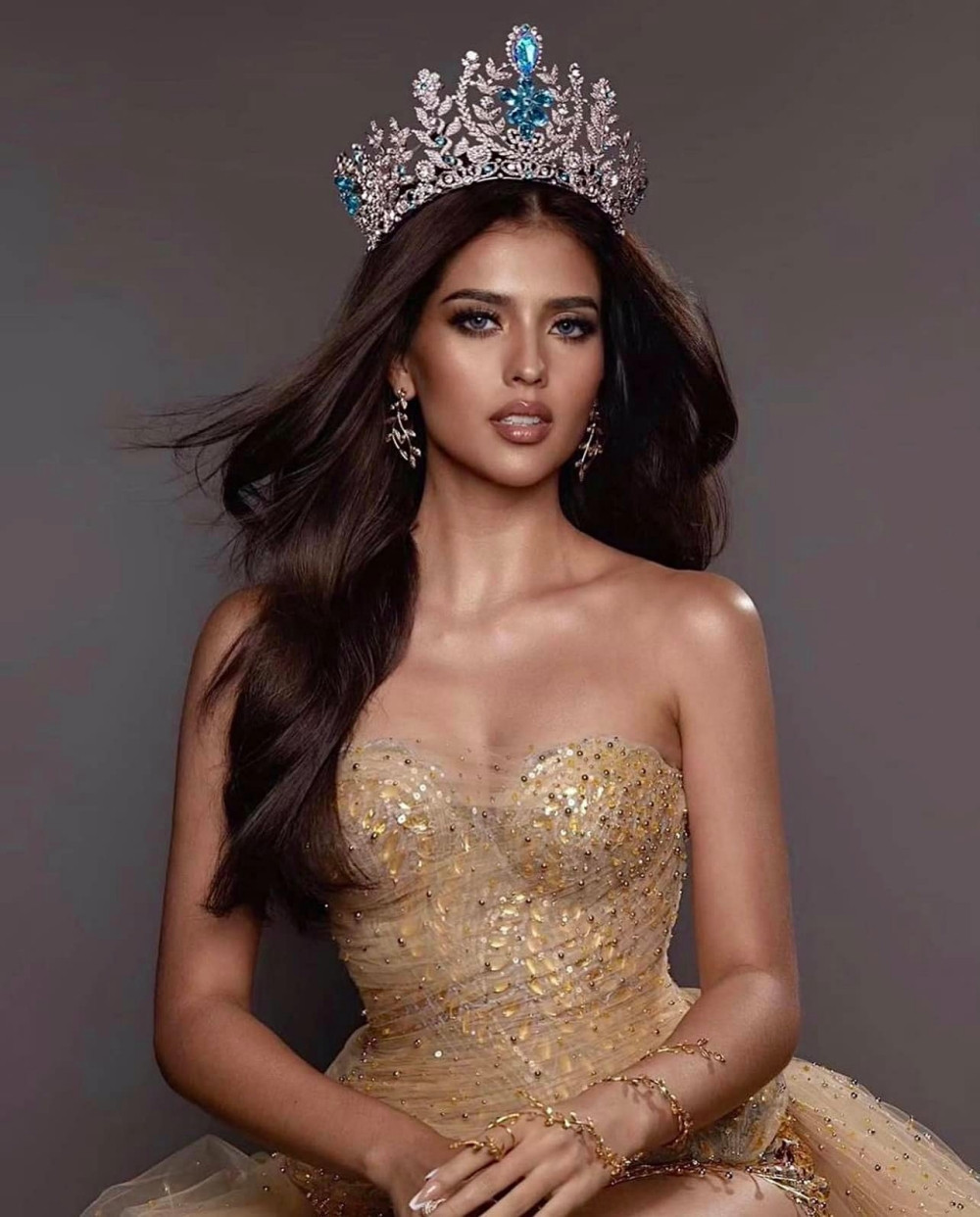 Anntonia Porsild đăng quang Miss Supranational 2019.
