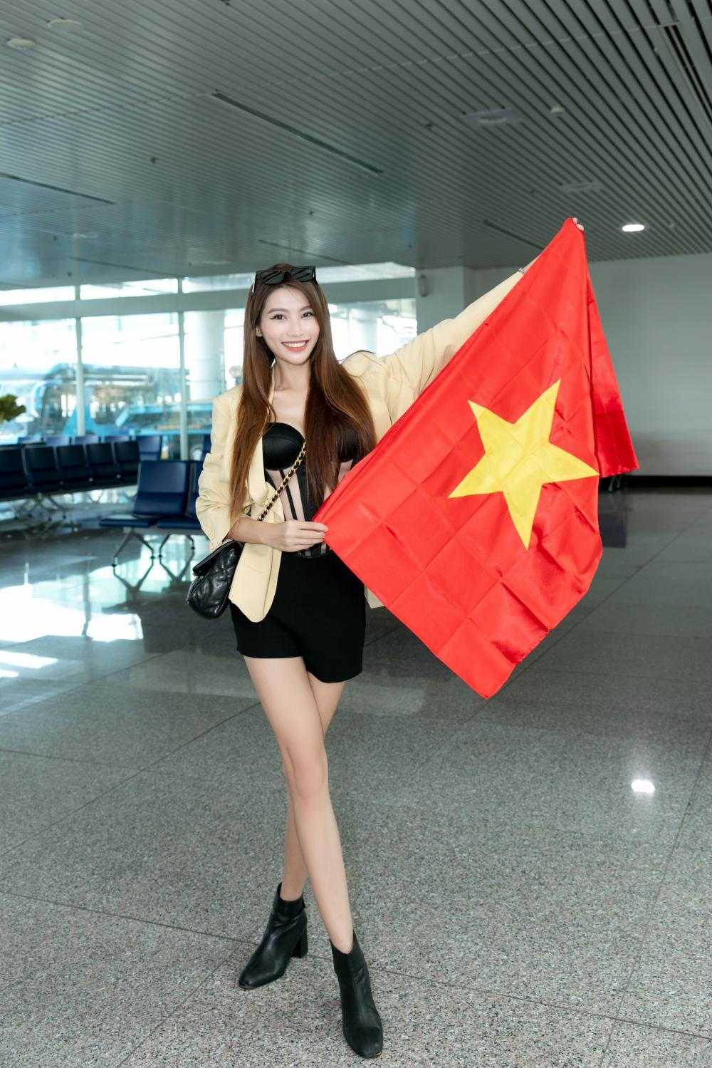 Á hậu Quỳnh Châu