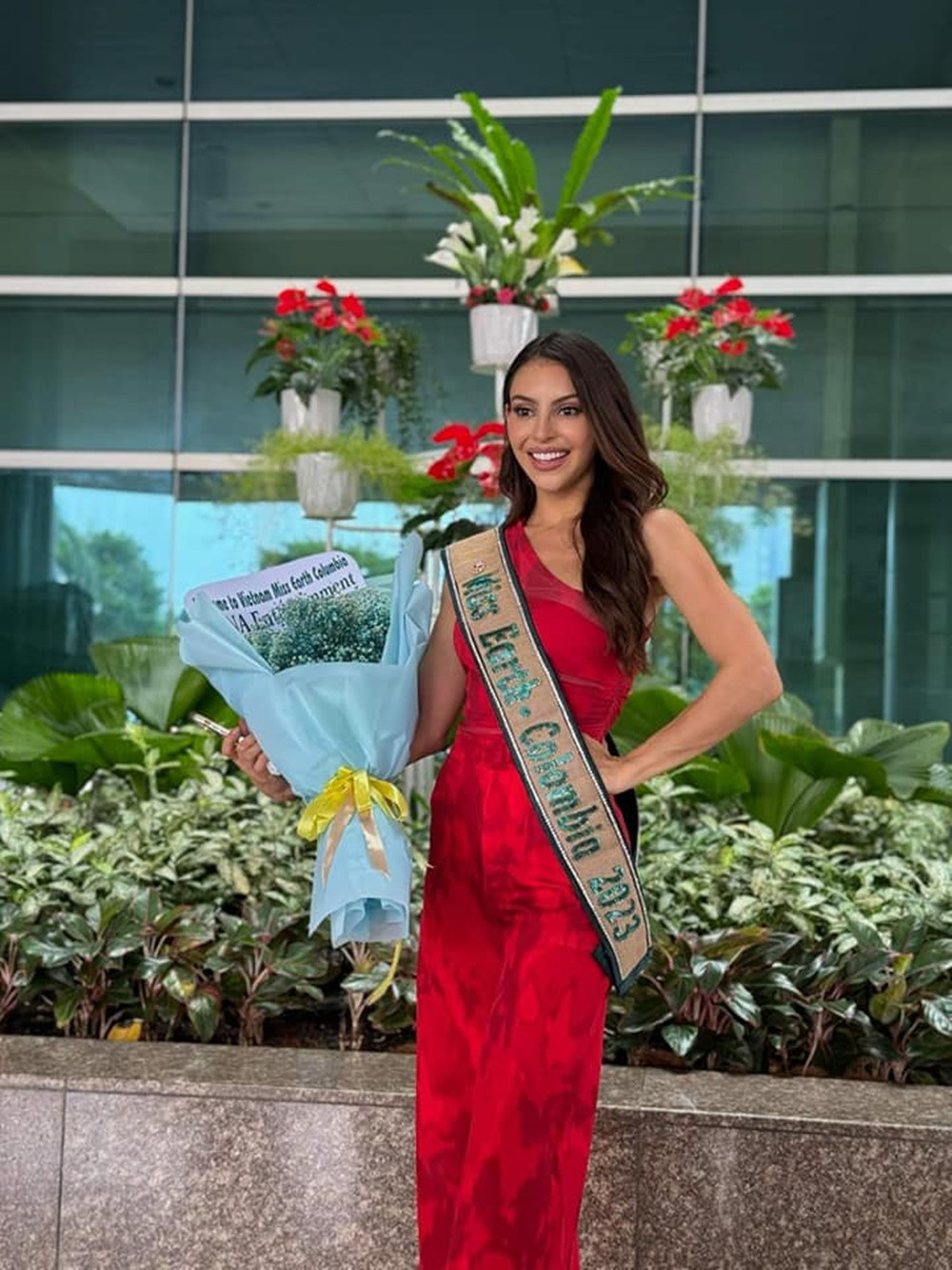 Miss Earth Colombia - Hoa hậu Trái Đất Colombia 2023 Luz Adriana López đã đến Việt Nam.