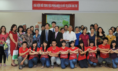 Các thành viên câu lạc bộ Bác Ái