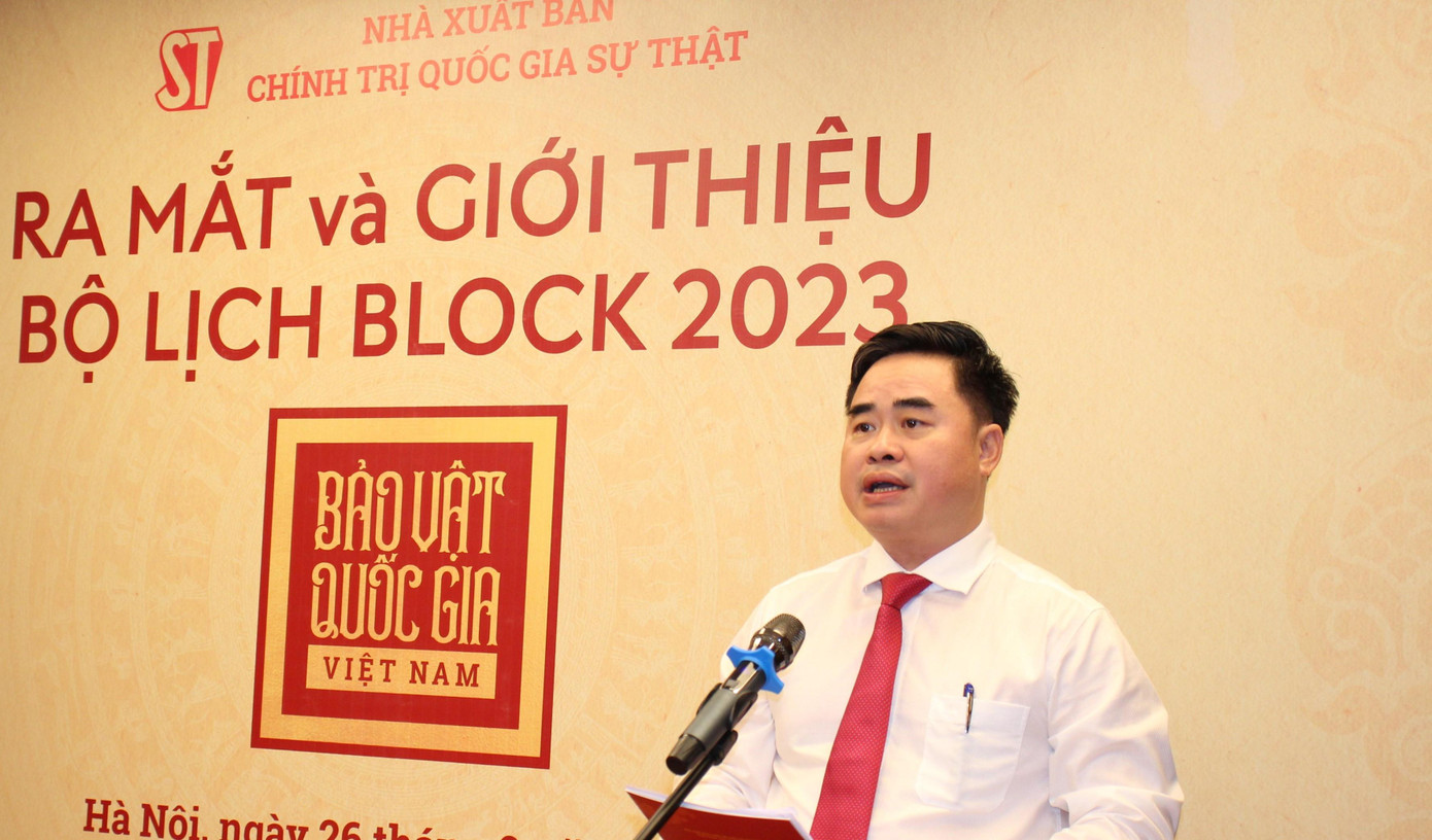 PGS.TS. Phạm Minh Tuấn cho biết NXB tiếp tục ra mắt hai bộ lịch đặc biệt về biển đảo và đại đoàn kết dân tộc.