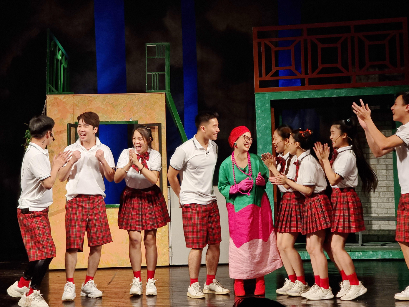 Nhạc kịch nói hộ nỗi lòng của cả cha mẹ lẫn con cái. Ảnh: NHTT. Nhạc kịch nói hộ nỗi lòng của cả cha mẹ lẫn con cái. Ảnh: NHTT.