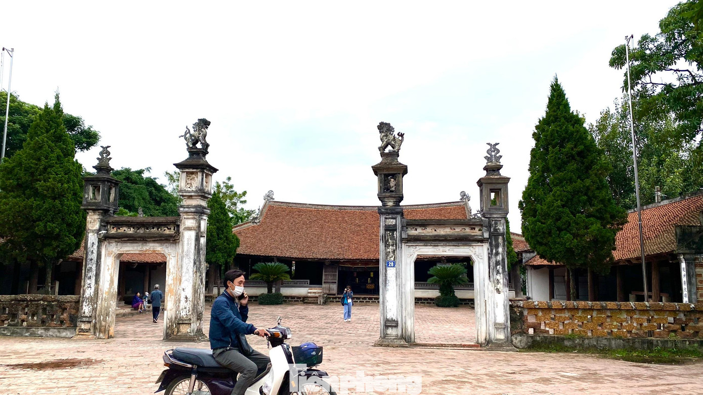 Làng cổ Đường Lâm.