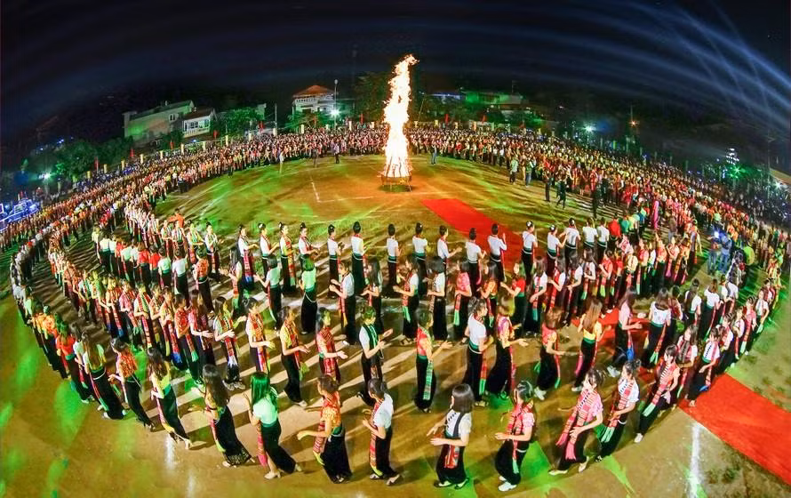 Sẽ có gần 3.000 người biểu diễn tại lễ đón bằng di sản xòe Thái.