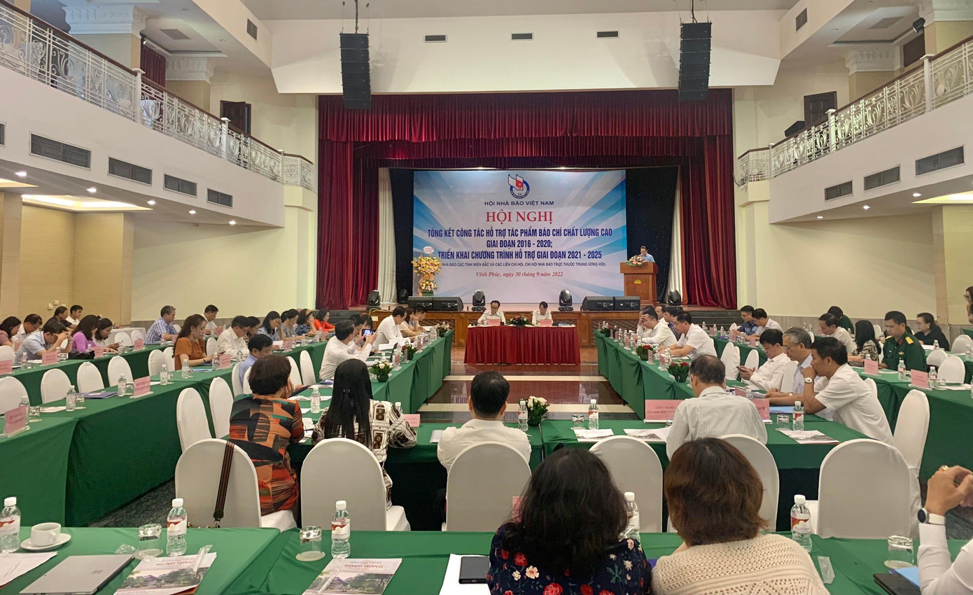 Các đại biểu góp ý để đề án hỗ trợ tác phẩm báo chí giai đoạn mới đạt hiệu quả cao hơn. Ảnh: THẾ CÔNG.