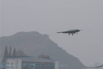  Lijian được thiết kế bởi Viện Thiết kế và Nghiên cứu máy bay Shenyang (SADRI) và chế tạo bởi Tập đoàn Hàng không Hongdu