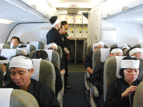 Người nhà Đại tướng Võ Nguyên Giáp trong chuyên cơ. Anh: Xuân Ba. Người nhà Đại tướng Võ Nguyên Giáp trong chuyên cơ. Anh: Xuân Ba