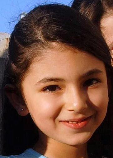 Sẽ không ai còn thấy nụ cười đẹp như thiên thần vậy nữa. Em Line Alfaloudji, 6 tuổi chết vì chiến tranh ở Daraa