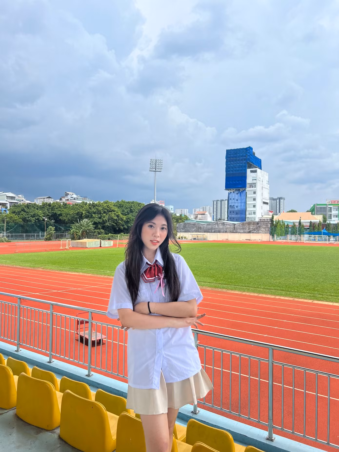 Chị Tú không chọn học dàn trải, thuộc lòng từng chi tiết mà “ăn chắc mặc bền” với kỹ năng viết.