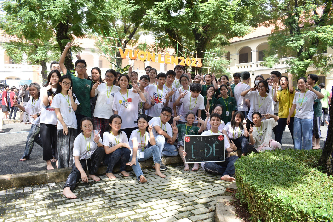 Tập thể Chi Êđê trong ngày diễn ra hội trại.