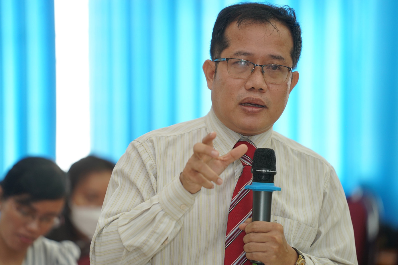 Anh Thắng còn cho biết, những kẻ lừa đảo thường sẽ chọn vào thời điểm giữa trưa để gọi nạn nhân vì lúc đó mọi người còn đang nghỉ ngơi, ngủ trưa, chưa đủ tỉnh táo nên sẽ dễ bị "mắc bẫy". Ảnh: Báo Tiền Phong Anh Thắng còn cho biết, những kẻ lừa đảo thường sẽ chọn vào thời điểm giữa trưa để gọi nạn nhân vì lúc đó mọi người còn đang nghỉ ngơi, ngủ trưa, chưa đủ tỉnh táo nên sẽ dễ bị "mắc bẫy". Ảnh: Báo Tiền Phong