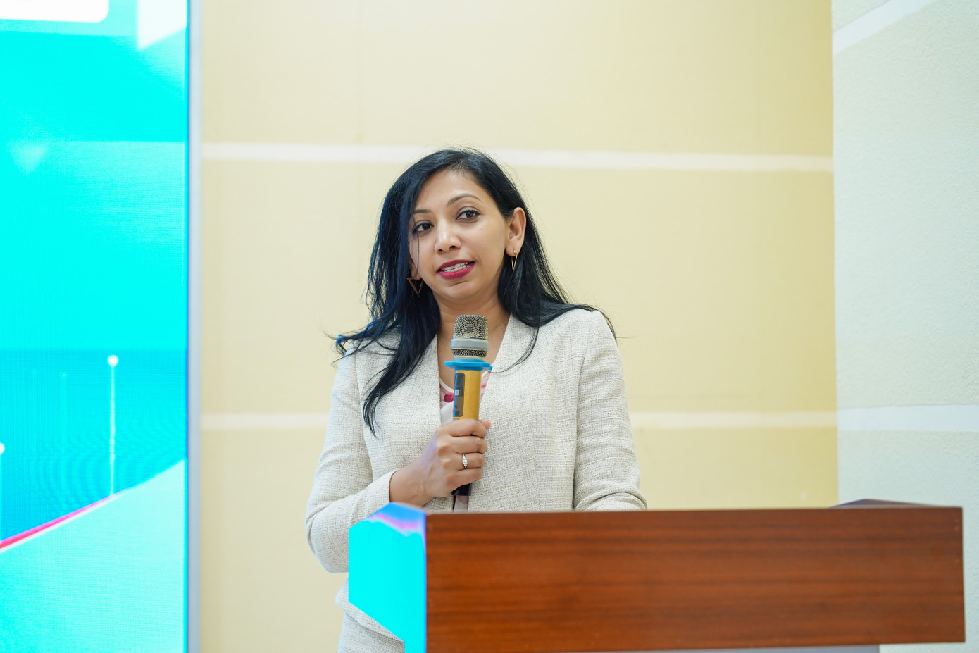 Cô Ziena Jalil - thành viên Ban Cố vấn quản trị Cơ quan giáo dục New Zealand. Ảnh: Khoa tiếng Anh - UEF. Cô Ziena Jalil - thành viên Ban Cố vấn quản trị Cơ quan giáo dục New Zealand. Ảnh: Khoa tiếng Anh - UEF.