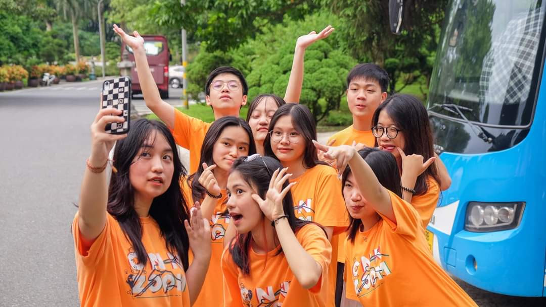 Tổ đội thành viên CNN Zoom. (Nguồn ảnh: Fanpage CNN ZOOM)