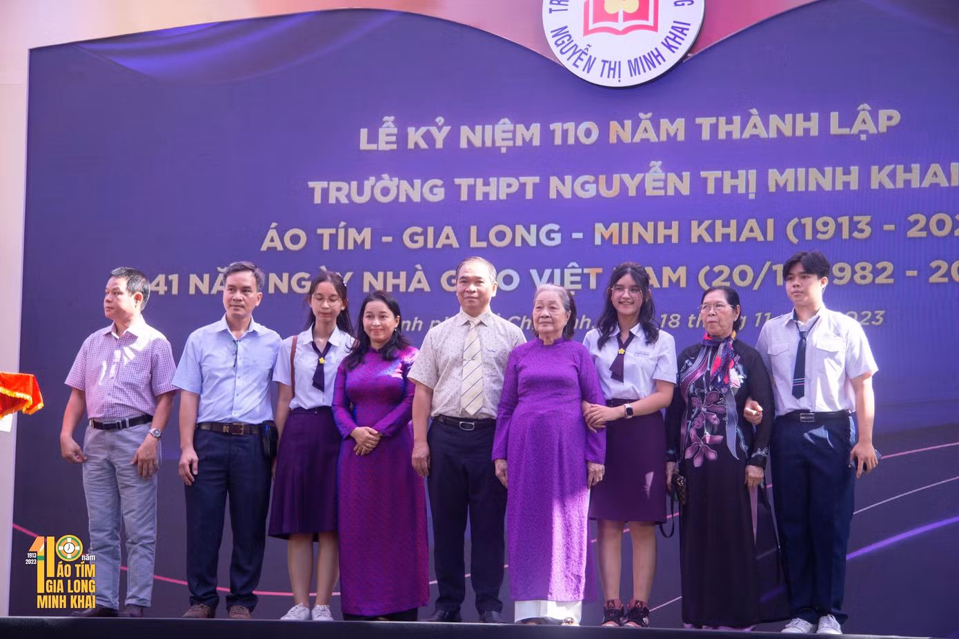 Các gia đình nhiều thế hệ đã học tại trường THPT Nguyễn Thị Minh Khai. Ảnh: 110 năm Áo Tím - Gia Long - Minh Khai.