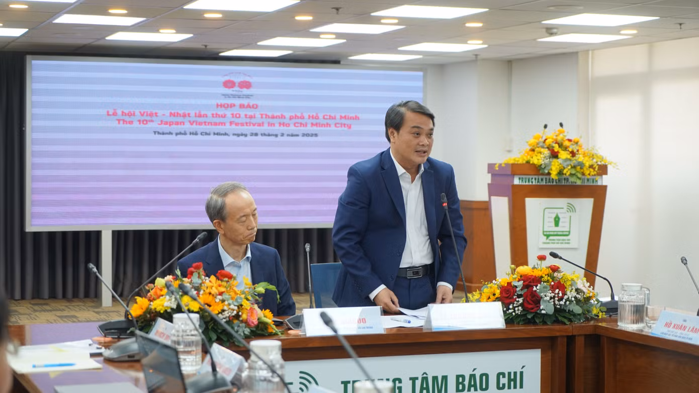 Ông Lê Trường Duy chia sẻ rằng kỷ niệm lần thứ 10 này, Lễ hội Việt - Nhật còn có thêm cuộc thi đua xe đạp giao lưu giữa hai nước. Ảnh: Hạt Mè