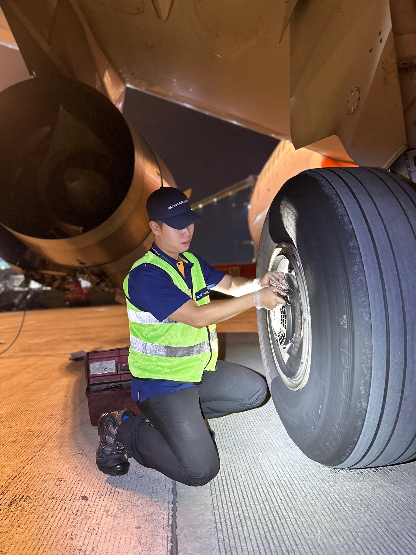 Bảo dưỡng máy bay là ngành học có học phí rất "vừa túi tiền". Ảnh: NVCC