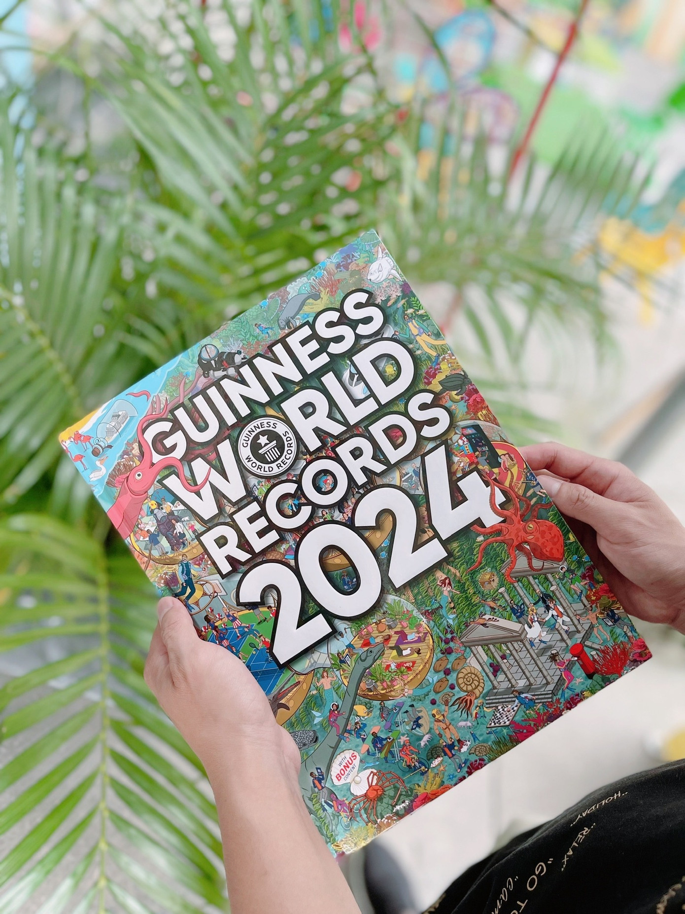 Guinness World Records có mặt ở 100 quốc gia trên thế giới, được dịch sang hơn 22 ngôn ngữ với 143 triệu bản in, trở thành một trong những loạt sách có bản quyền bán chạy nhất thế giới. Guinness World Records có mặt ở 100 quốc gia trên thế giới, được dịch sang hơn 22 ngôn ngữ với 143 triệu bản in, trở thành một trong những loạt sách có bản quyền bán chạy nhất thế giới.