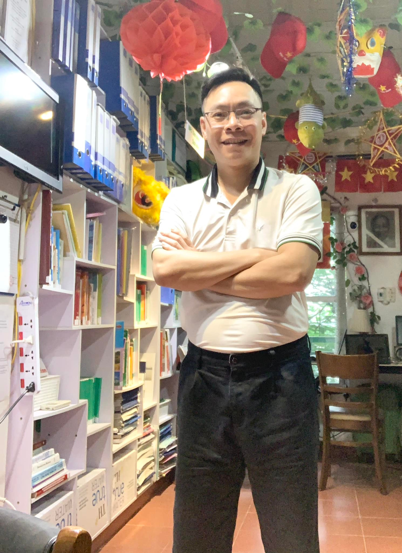 Anh Đức Trung cho biết, các bạn tự kỷ đã trải qua nhiều năm học hỏi, rèn luyện để thành thục công việc với mô hình tích hợp này. Ảnh: NVCC