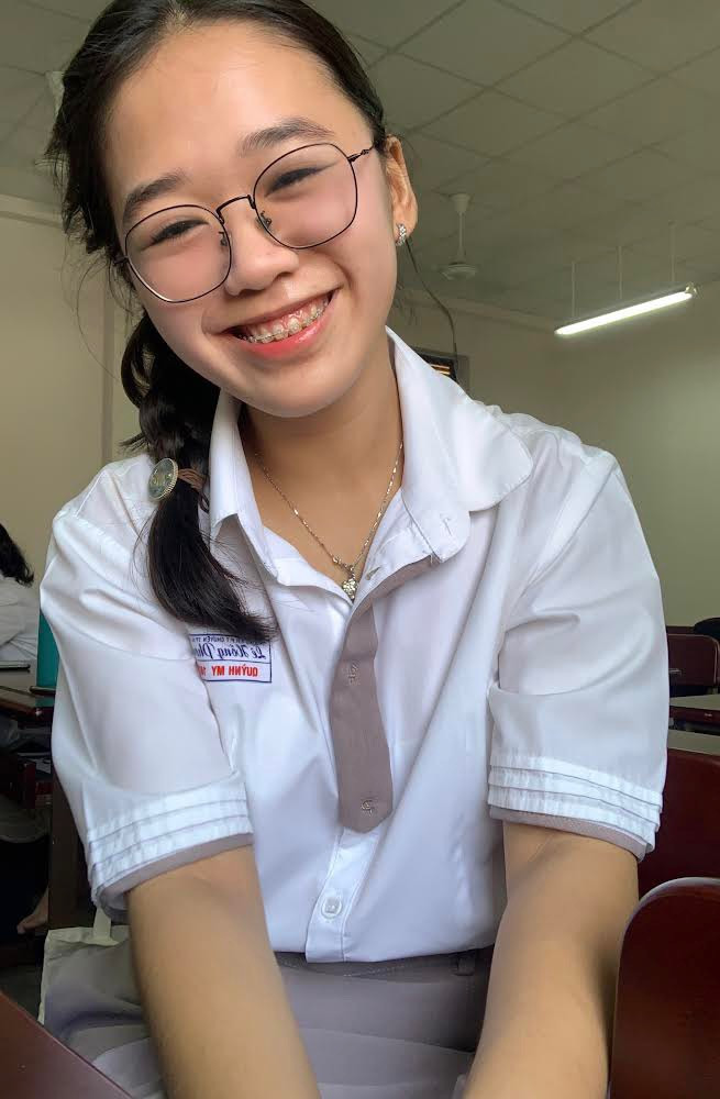 Quỳnh My sẽ dành thời gian thật chất lượng cho mỗi đề ôn luyện của mình. Ảnh: NVCC