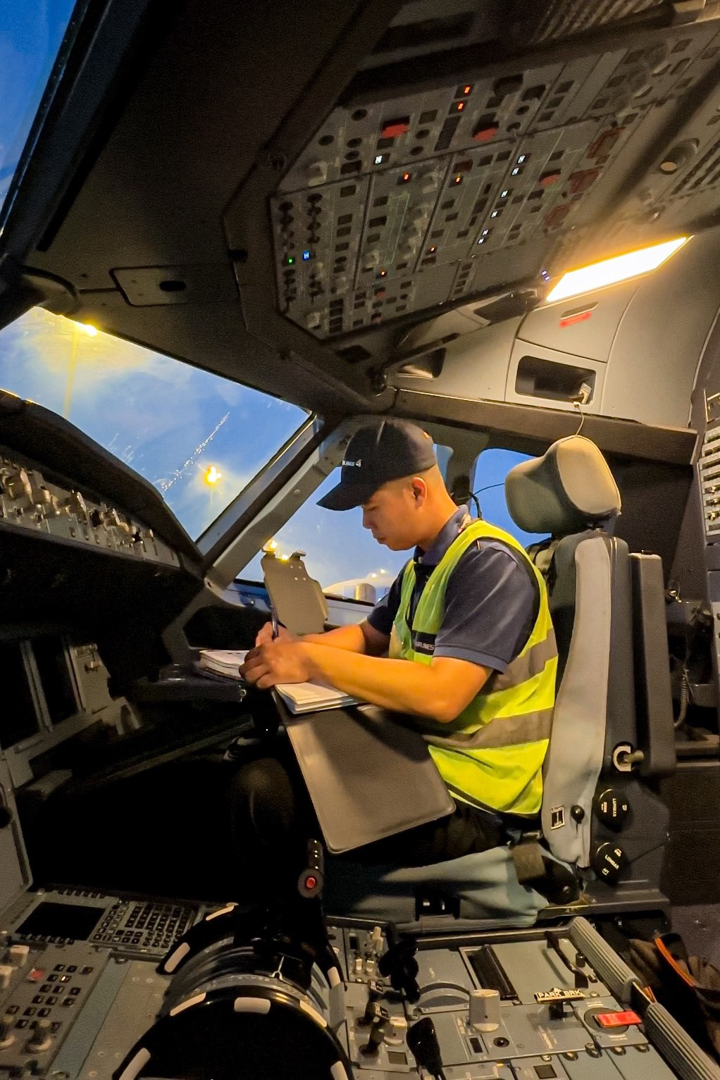 Bồi dưỡng kỹ năng tiếng Anh vì bạn sẽ đọc rất nhiều tài liệu kỹ thuật bằng tiếng Anh. Ảnh: NVCC