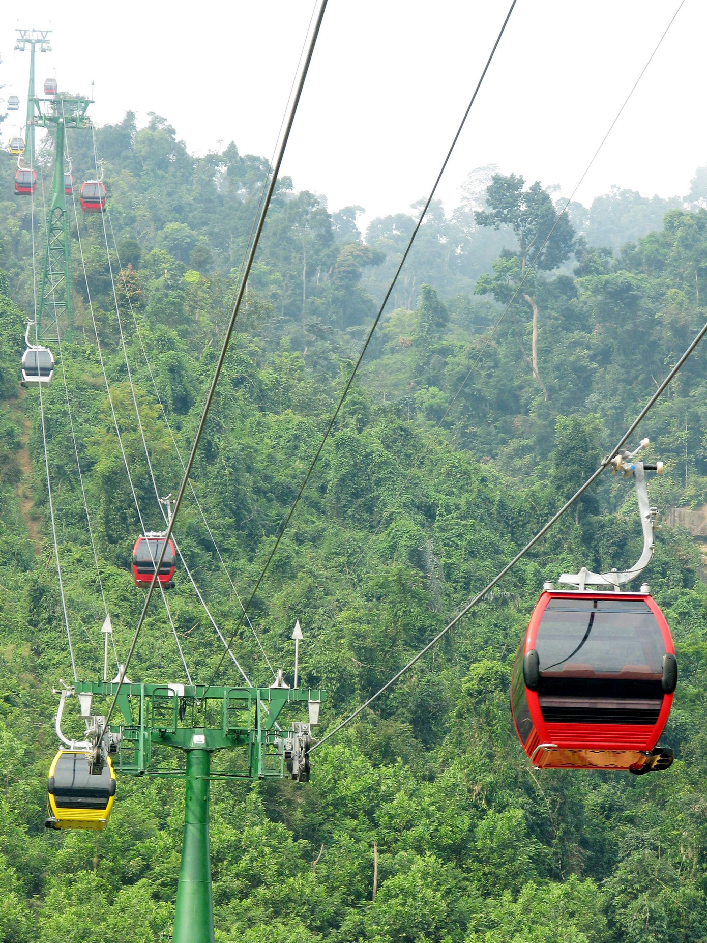 Cáp treo lên Bà Nà