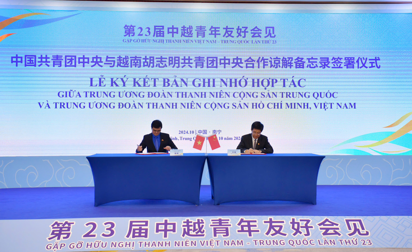 Bí thư thứ nhất T.Ư Đoàn TNCS Hồ Chí Minh Bùi Quang Huy (bên trái) và Bí thư thứ nhất T.Ư Đoàn TNCS Trung Quốc A Đông ký kết Bản ghi nhớ Bí thư thứ nhất T.Ư Đoàn TNCS Hồ Chí Minh Bùi Quang Huy (bên trái) và Bí thư thứ nhất T.Ư Đoàn TNCS Trung Quốc A Đông ký kết Bản ghi nhớ