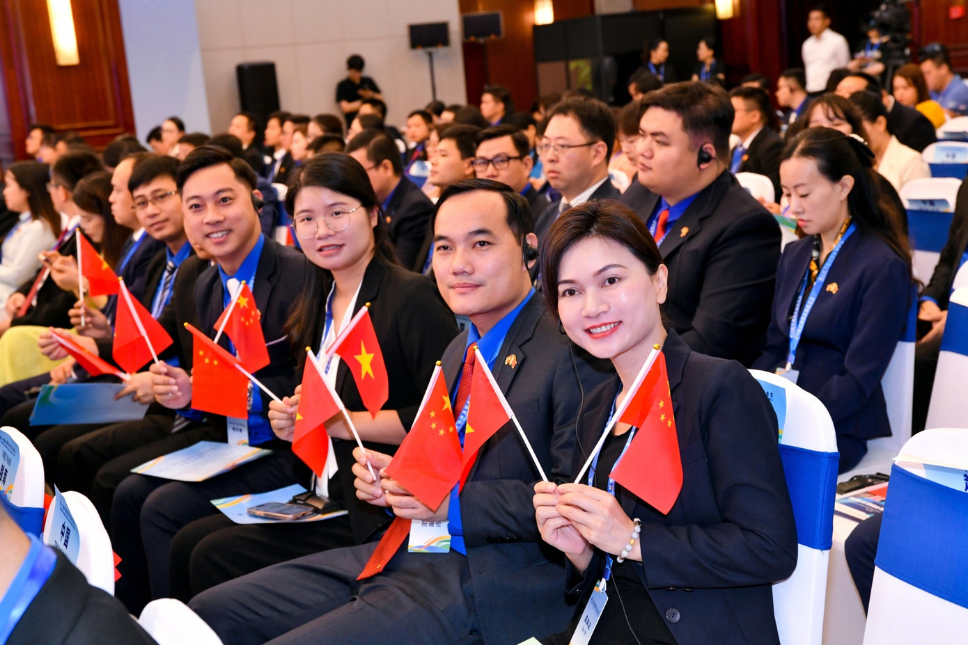 Thanh niên Việt Nam - Trung Quốc tại lễ khai mạc Gặp gỡ hữu nghị Thanh niên Việt Nam - Trung Quốc lần thứ 23, năm 2024. Ảnh: Lưu Trinh