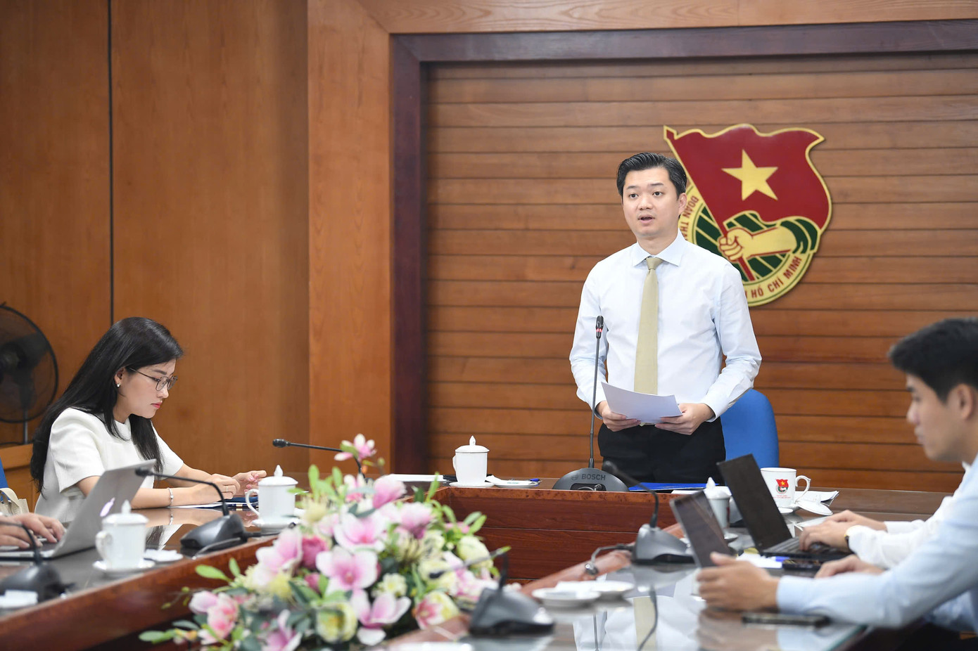 Anh Nguyễn Minh Triết biểu dương những thành tích của Hội Sinh viên tại Úc trong nhiệm kỳ trước. Anh Nguyễn Minh Triết biểu dương những thành tích của Hội Sinh viên tại Úc trong nhiệm kỳ trước.