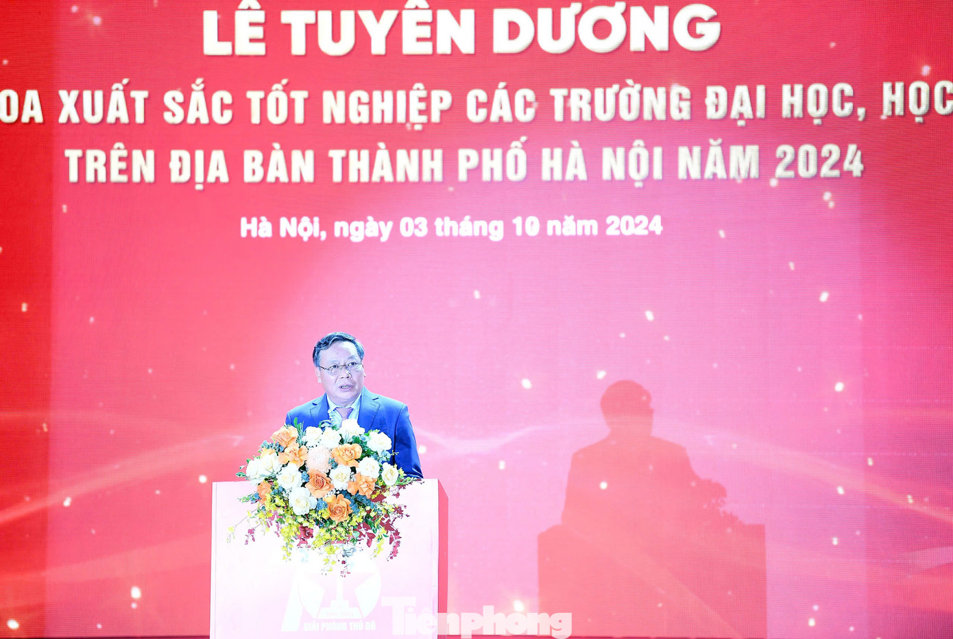 Phó Bí thư Thành ủy Hà Nội Nguyễn Văn Phong phát biểu tại lễ tuyên dương. Ảnh: Dương Triều