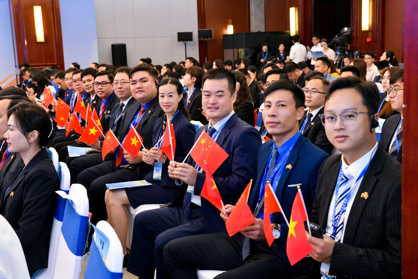 Thanh niên Việt Nam - Trung Quốc tại lễ khai mạc Gặp gỡ hữu nghị Thanh niên Việt Nam - Trung Quốc lần thứ 23, năm 2024.