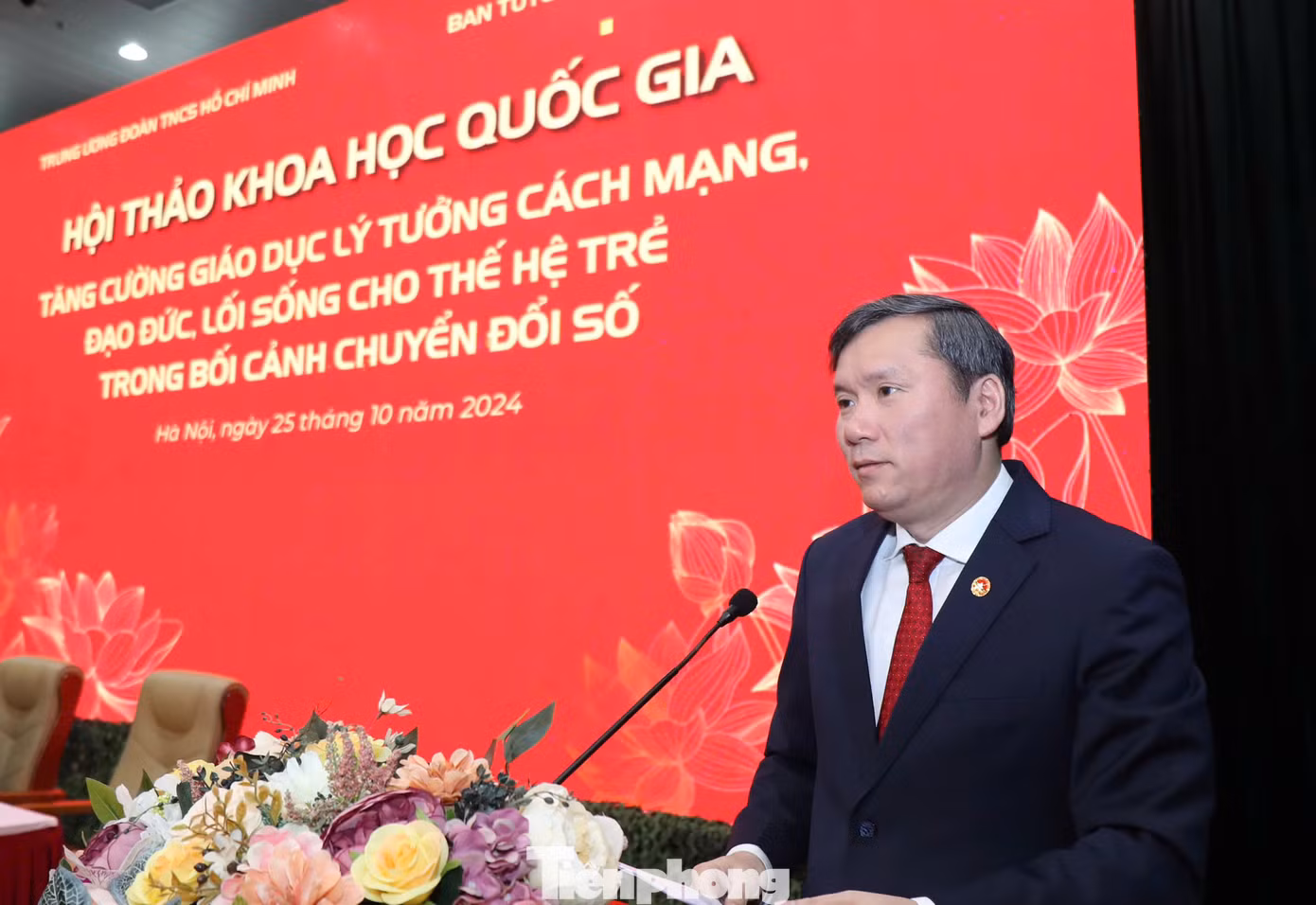 GS. TS Lê Văn Lợi - Phó Giám đốc Học viện Chính trị Quốc gia Hồ Chí Minh phát biểu khai mạc Hội thảo. Ảnh: Bảo Anh