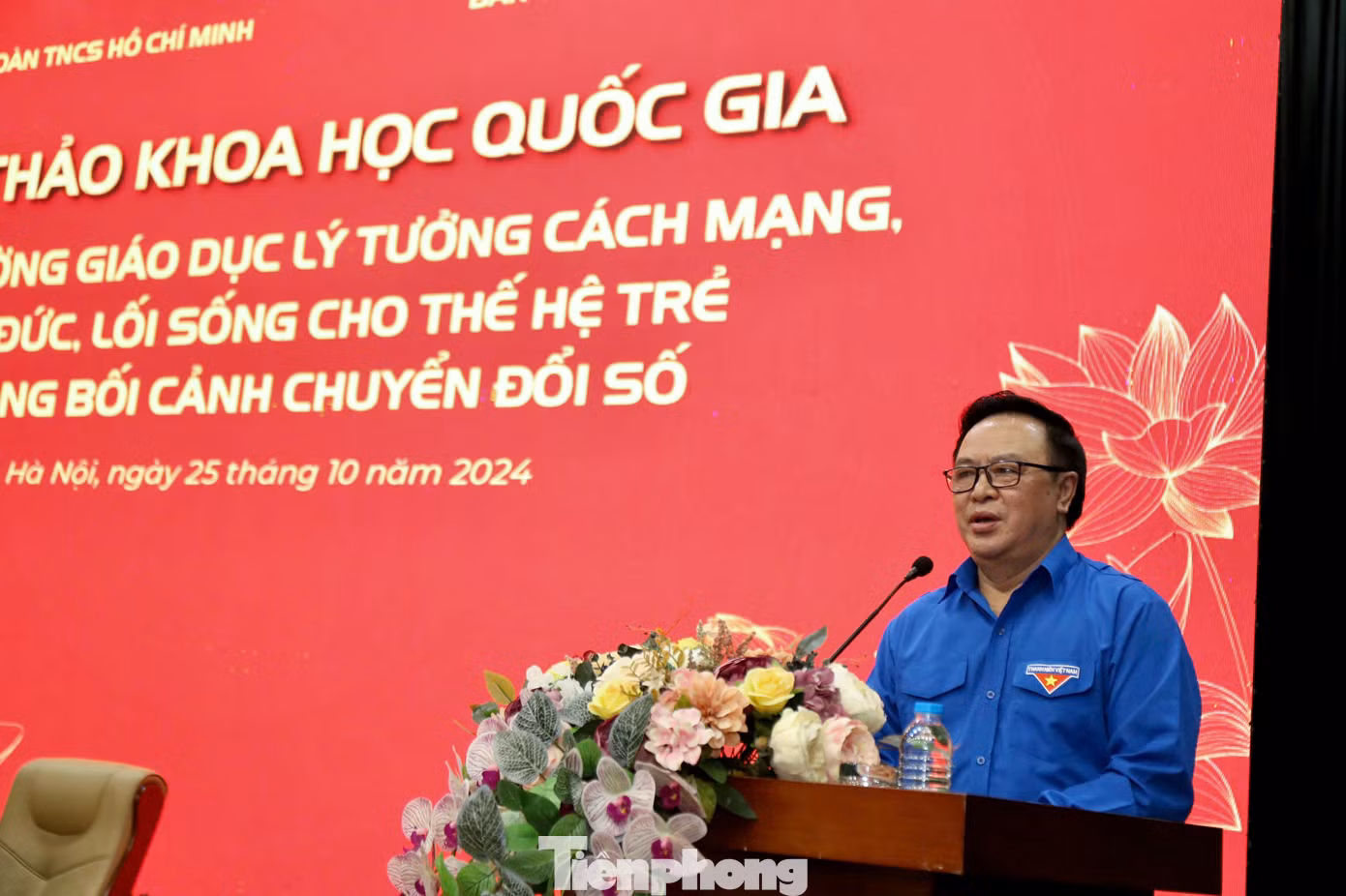Ông Hoàng Bình Quân - nguyên Trưởng ban Đối ngoại T.Ư, nguyên Bí thư thứ nhất T.Ư Đoàn, Chủ tịch danh dự Hội Doanh nhân trẻ VIệt Nam phát biểu tại Hội thảo. Ảnh: Bảo Anh