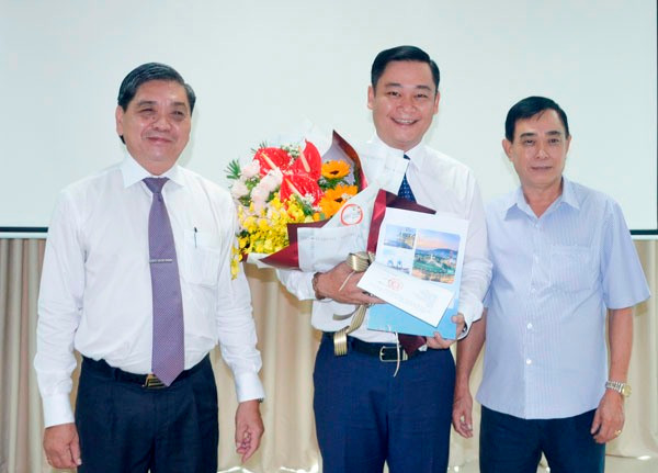 Điều động, bổ nhiệm nhân sự 10 địa phương ảnh 6