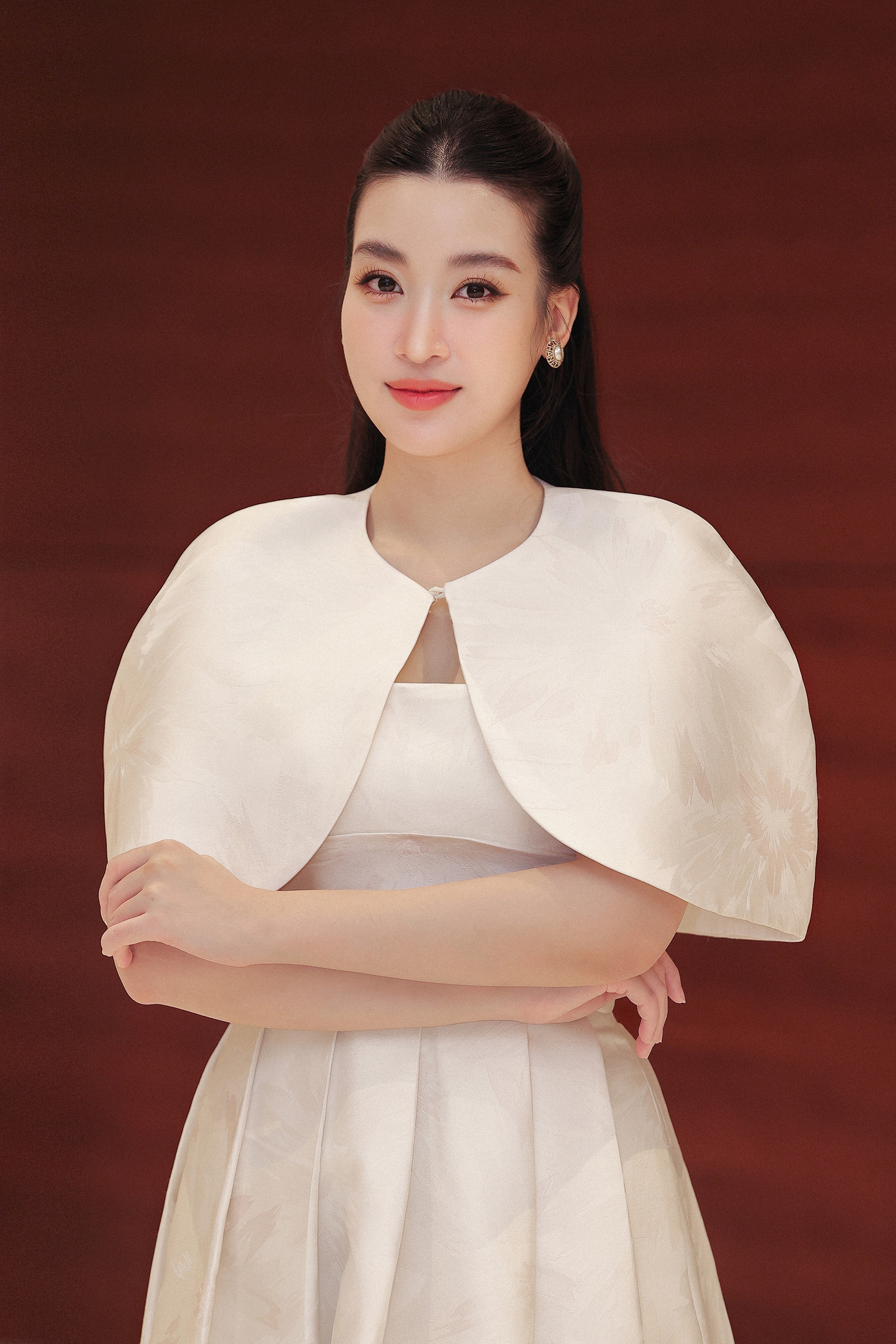 Đỗ Mỹ Linh xuất hiện nền nã sau 4 tháng sinh con. Đỗ Mỹ Linh xuất hiện nền nã sau 4 tháng sinh con.