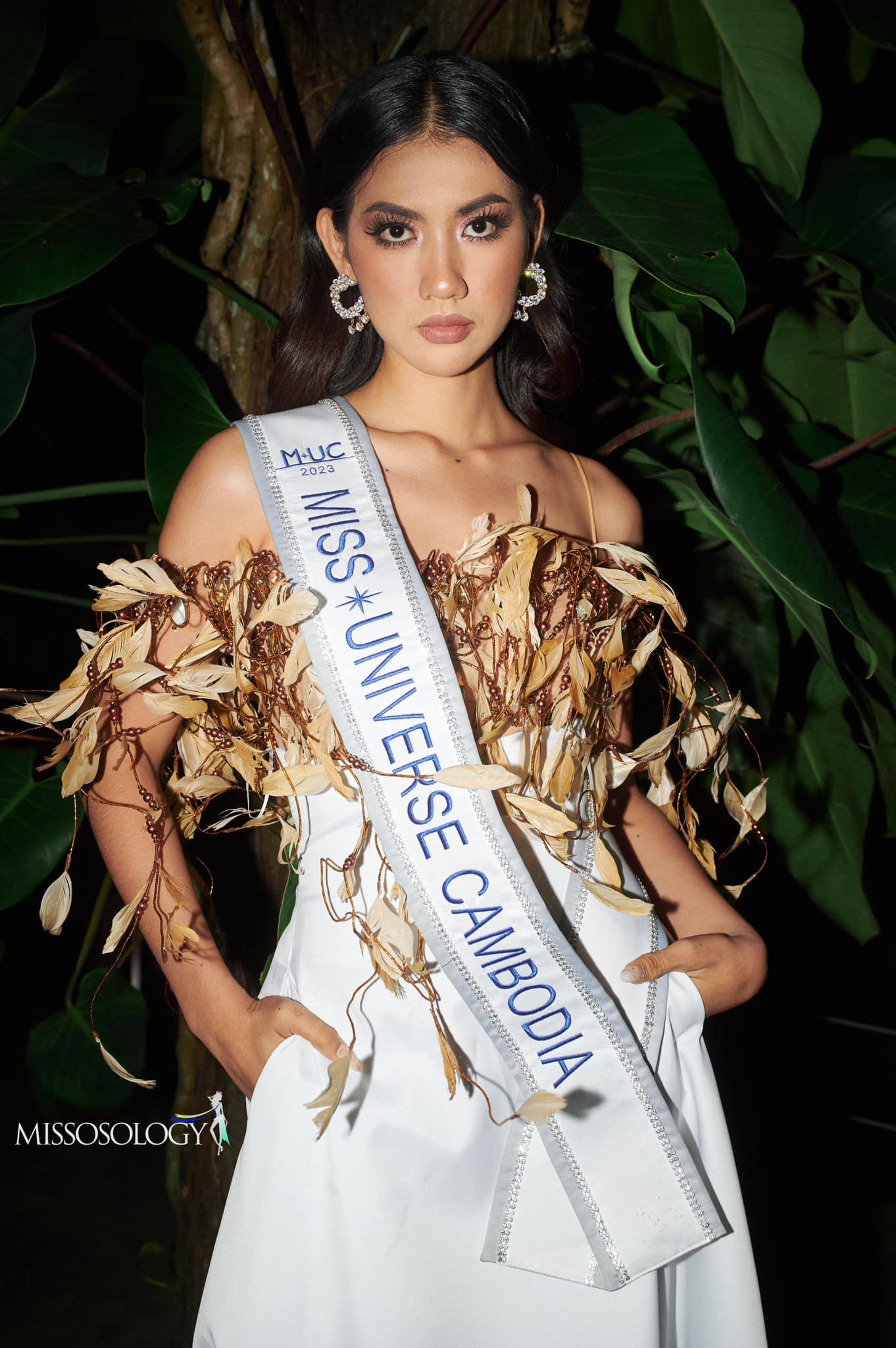 Đại diện Campuchia nổi bật với chiều cao 1,8 m. Cô là bạn cùng phòng với đại diện Việt Nam - Bùi Quỳnh Hoa.