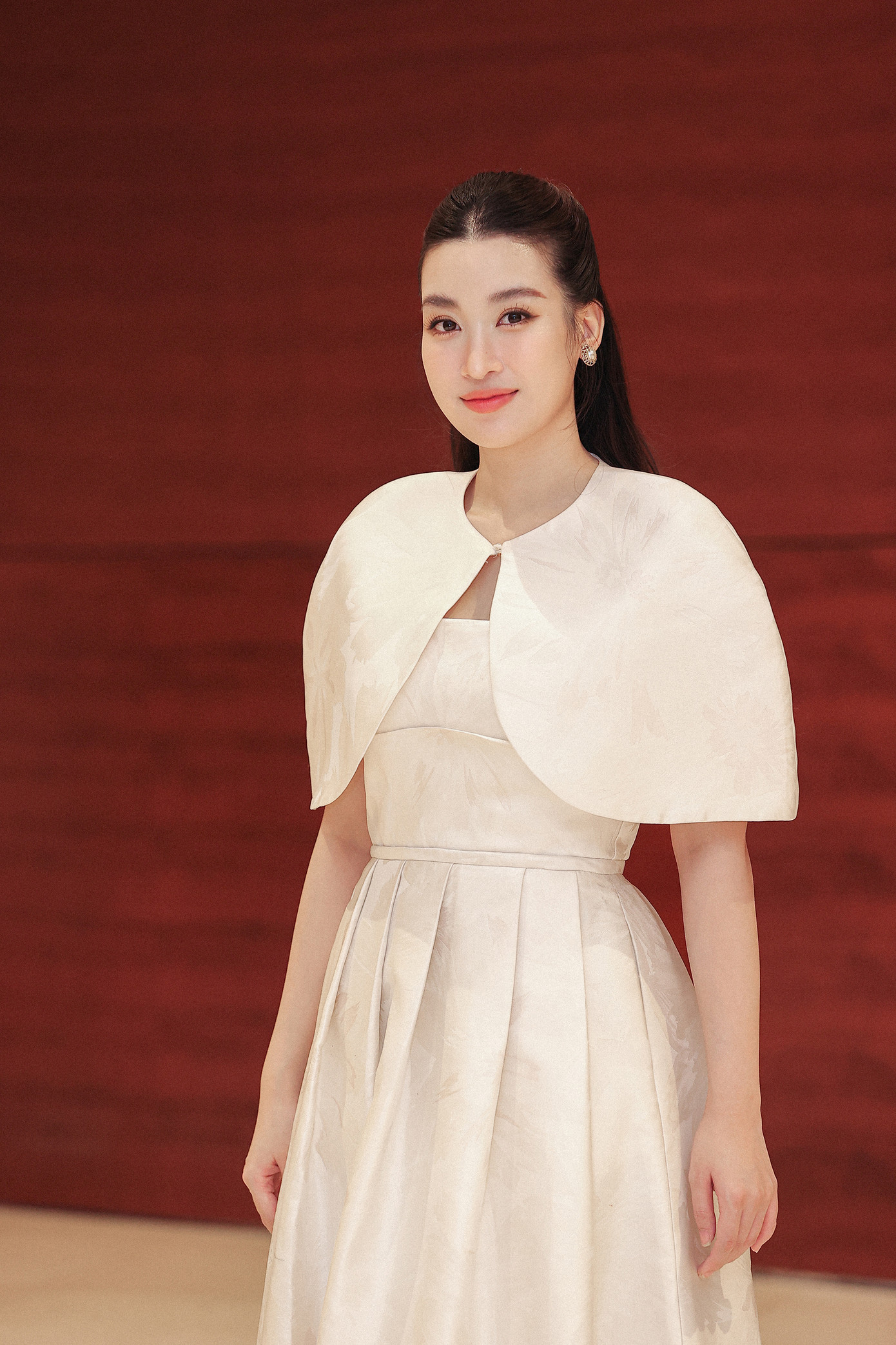 Đỗ Mỹ Linh xuất hiện nền nã sau 4 tháng sinh con. Đỗ Mỹ Linh xuất hiện nền nã sau 4 tháng sinh con.