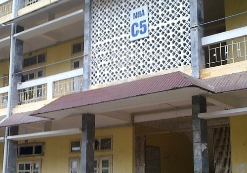 Tầng 2 của nhà C5, ký túc xá Đại học Sư phạm Thể dục thể thao, huyện Chương Mỹ (Hà Nội) - nơi xảy ra vụ xô xát