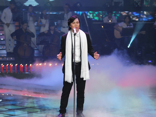 Kiên Giang tiếp tục phát huy sở trường bán cổ điển của mình với ca khúc Ave Maria