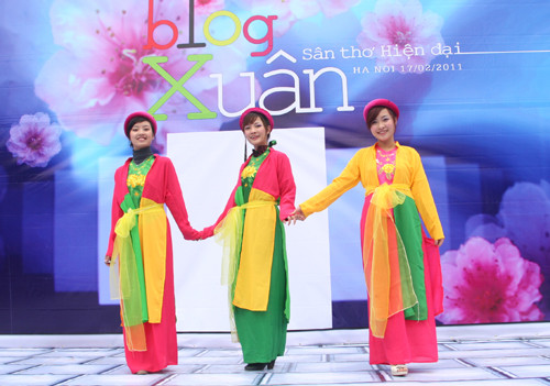 Nổi bật trên sân khấu thơ Trẻ