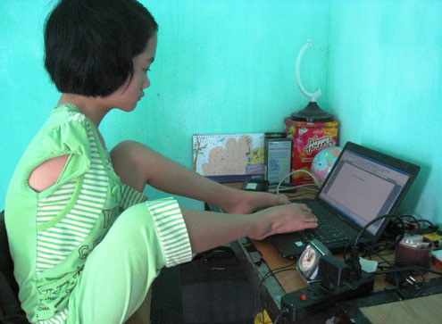 Mơ ước của cô bé không tay là trở thành kỹ sư công nghệ thông tin. 