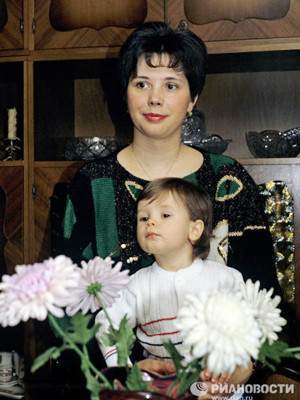 Galina Gagarina và con trai Yuri