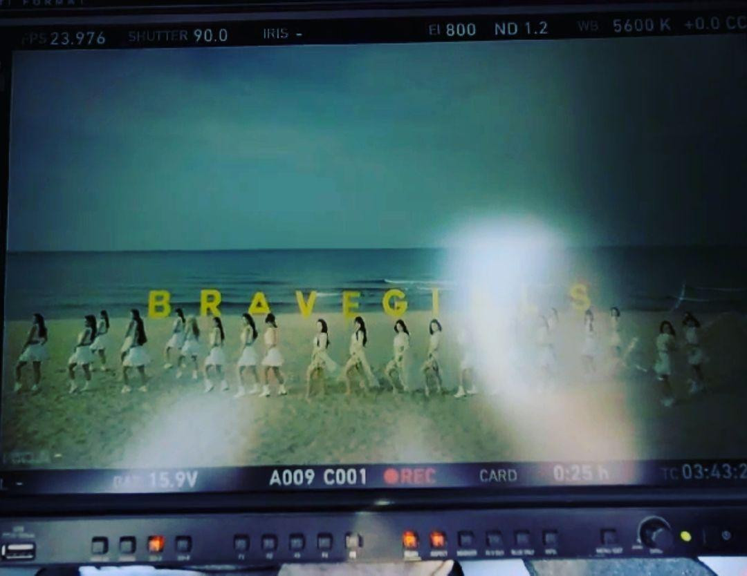 Bức ảnh Brave Brothers nhá hàng về màn comeback của Brave Girls trên Instagram. Vị CEO sẽ tiếp tục giữ vai trò sản xuất chính trong lần trở lại này của các cô gái. Bức ảnh Brave Brothers nhá hàng về màn comeback của Brave Girls trên Instagram. Vị CEO sẽ tiếp tục giữ vai trò sản xuất chính trong lần trở lại này của các cô gái.