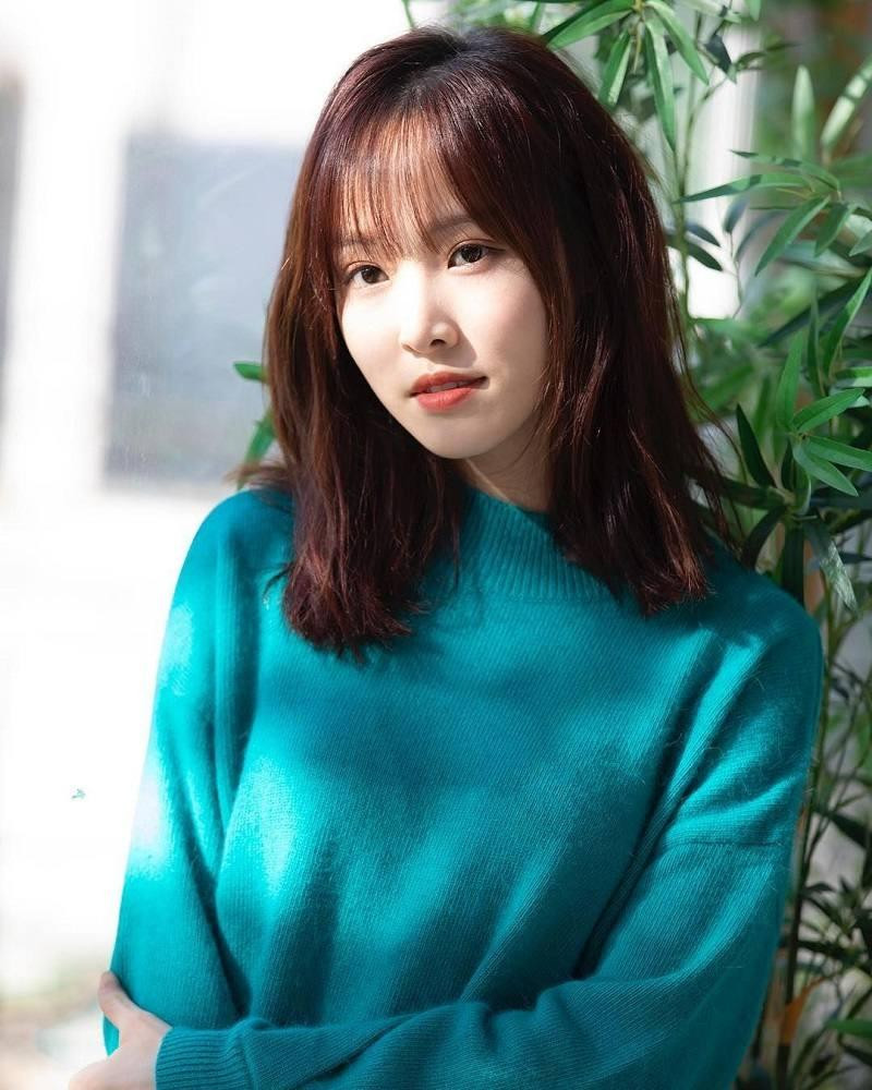 Trong cuộc trò chuyện, các thành viên tiết lộ ghét việc thức dậy vào buổi sáng vì quá trình luyện tập gian khổ khi còn là tân binh. Trong cuộc trò chuyện, các thành viên tiết lộ ghét việc thức dậy vào buổi sáng vì quá trình luyện tập gian khổ khi còn là tân binh.