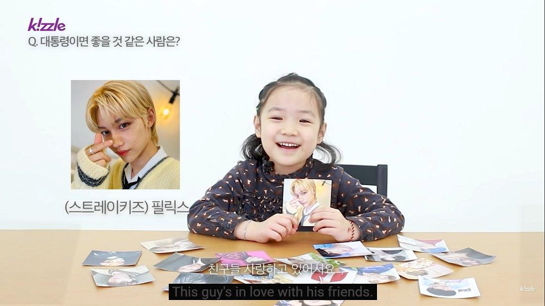 “Anh ấy nhìn có vẻ hòa đồng và tốt bụng với bạn bè!”- Tiêu chuẩn của cô bé với vị trí Tổng thống chắn hẳn là phải đối xử tốt với mọi người. “Anh ấy nhìn có vẻ hòa đồng và tốt bụng với bạn bè!”- Tiêu chuẩn của cô bé với vị trí Tổng thống chắn hẳn là phải đối xử tốt với mọi người.