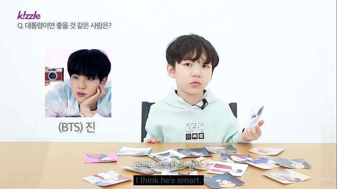 Vẻ ngoài nhìn thông minh thì đúng chuẩn “Trai đẹp toàn cầu” nhà “Chống đạn” rồi! Vẻ ngoài nhìn thông minh thì đúng chuẩn “Trai đẹp toàn cầu” nhà “Chống đạn” rồi!