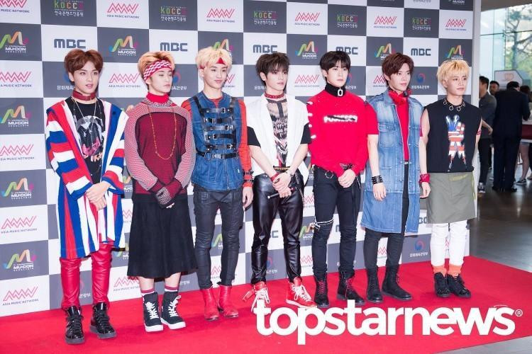 NCT là một trong những idol sở hữu nhiều outfit kì lạ nhất. NCT là một trong những idol sở hữu nhiều outfit kì lạ nhất.